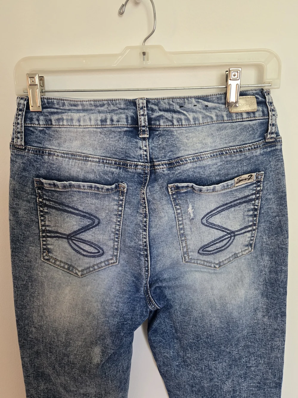 Light Wash Slim Denim Jeans With Cuffed Raw Edge Hem. Womens Size 6. - Picture 5 of 14